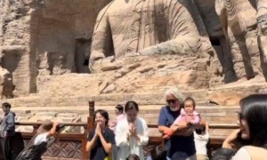 张纪中杜星霖被指偏心！亲儿子公然殴打混血继子，全程冷漠无视