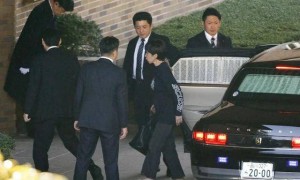 围台演习升级，钓鱼岛被盯死，高市急匆匆现身，连鞋都没来得及换