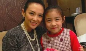 20岁汪峰女儿小苹果官宣恋情，汪峰章子怡葛荟婕都沉默了