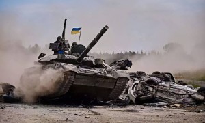 6万颗炮弹直发前线 2500架无人机运抵乌克兰：武器弹药敞开供应！