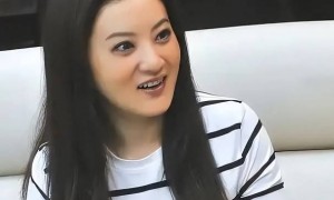 小婉君金铭45岁现状，个子太矮，事业受挫，单身未婚未孕