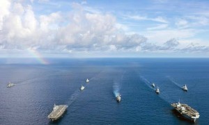 六国航母舰队开进东海，055搭载鹰击高超弹，可实现自身无损式歼灭