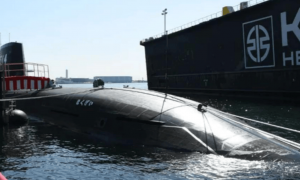 中方“掉脑袋”警告后，高市表示或将松绑核武器，这是准备再来一场甲午海战？