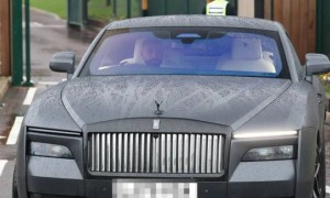 萨拉赫社媒布后手仍参训离开时面无表情 聚焦三大后续