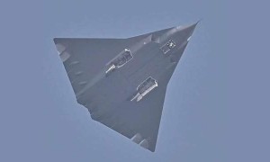 这也太快了，第三架歼-36原型机首飞，赶着圣诞给美国“送礼”来了