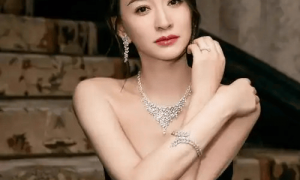 这谁能顶得住嘛！李小冉，这身材是真的绝！