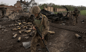 莫斯科遭大规模轰炸，70架民航飞机紧急改道，普京发飙撂下狠话