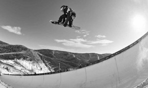 14岁小将周苡竹夺得中国首枚雪盟滑雪赛金牌