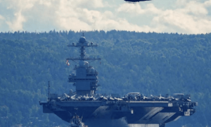 中国拒绝与美国谈判？特朗普以最高统帅的身份，下令美军造更多航母