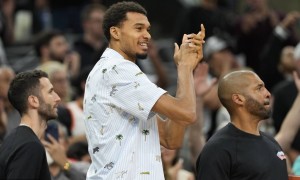 Shams：文班亚马将在对阵雷霆的NBA杯半决赛中复出