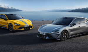 打不开的车门！小米汽车成都事故争议背后：门把手为何再成焦点