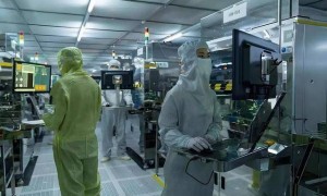 原创 
            清华教授：研发芯片是错误的，我们不研发美国就会和我们共享