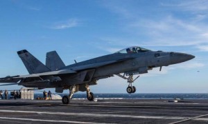 美军3架坠海“超级大黄蜂”战机未找回